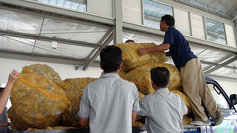 https://images-residence.summarecon.com/images/gallery/article/6999/Daur ulang sampah tzu chi sbd 3.jpg